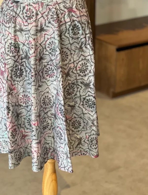 D70B6AC4-902E-4581-82C5-63334EF6230F Ayu Set 17 (Minah Top + Ayu Lady Batik Midi Wavy Skirt)